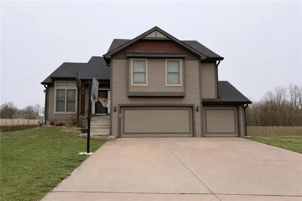 805 NW 109th Terrace, Kansas City, MO 64155 - #1