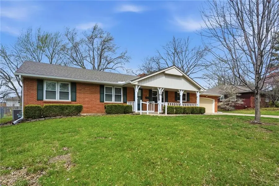 206 NW Woodbine Avenue, Lees Summit, MO 64063 - #2