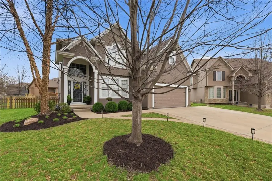 645 N Pine Circle, Gardner, KS 66030 - #2