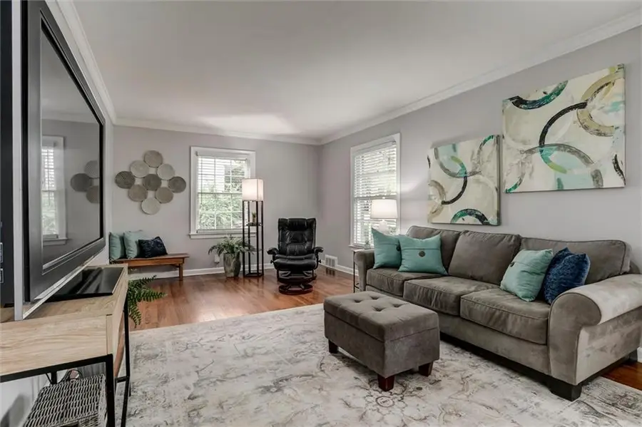 8309 Belleview Avenue, Kansas City, MO 64114 - #3