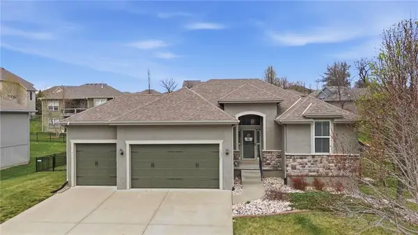 1021 SE Carmine Court, Blue Springs, MO 64014