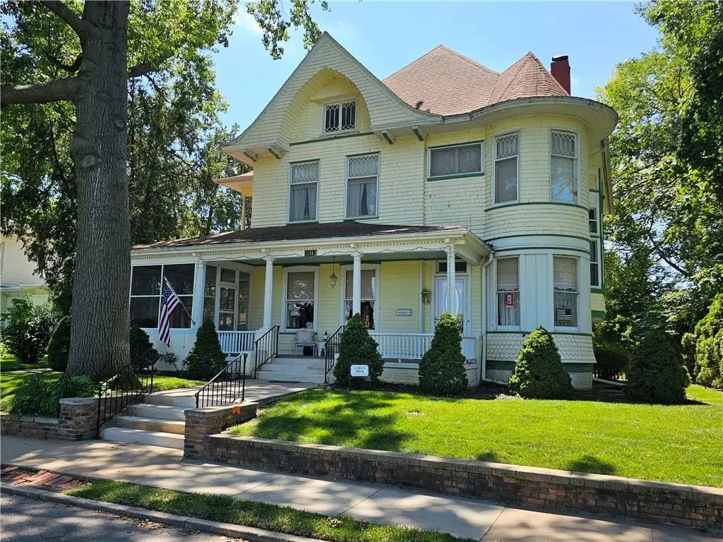 409 N Esplanade Street, Leavenworth, KS 66048 - #1