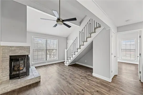 11903 W 58th Unit H Place #H, Shawnee, KS 66216