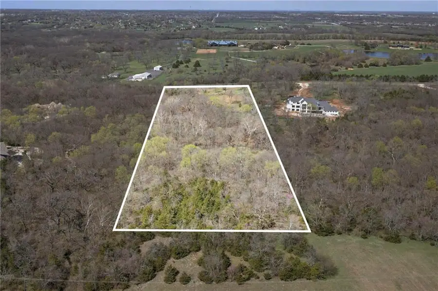 10283 W 191st Street, Bucyrus, KS 66013 - #3