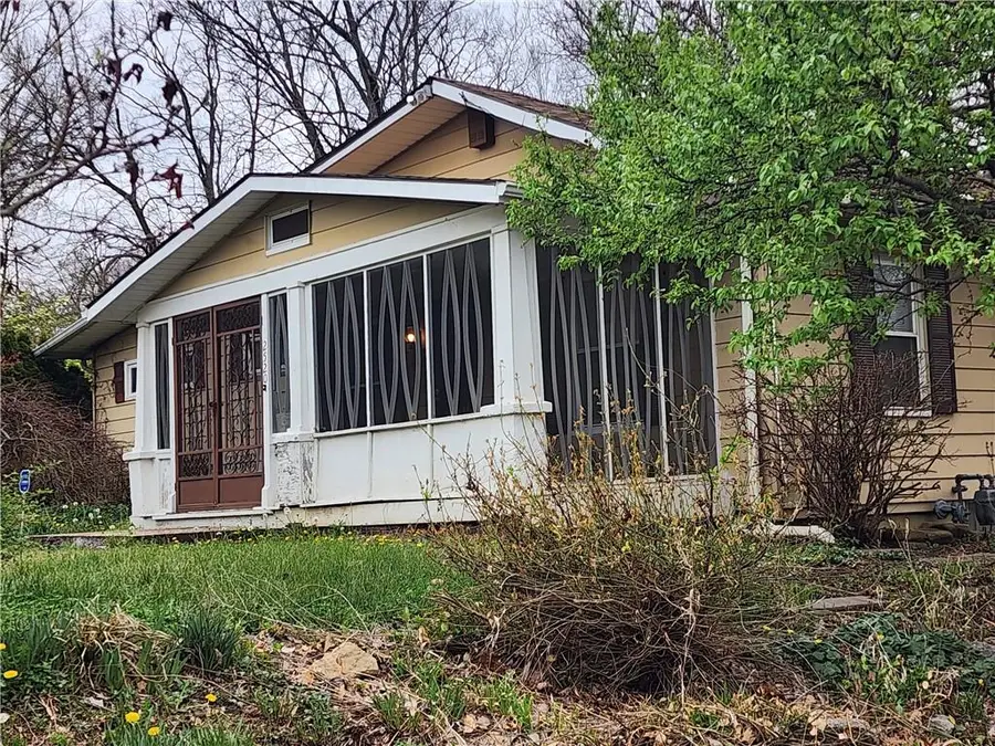 2520 N 27 Street, Kansas City, KS 66104 - #2