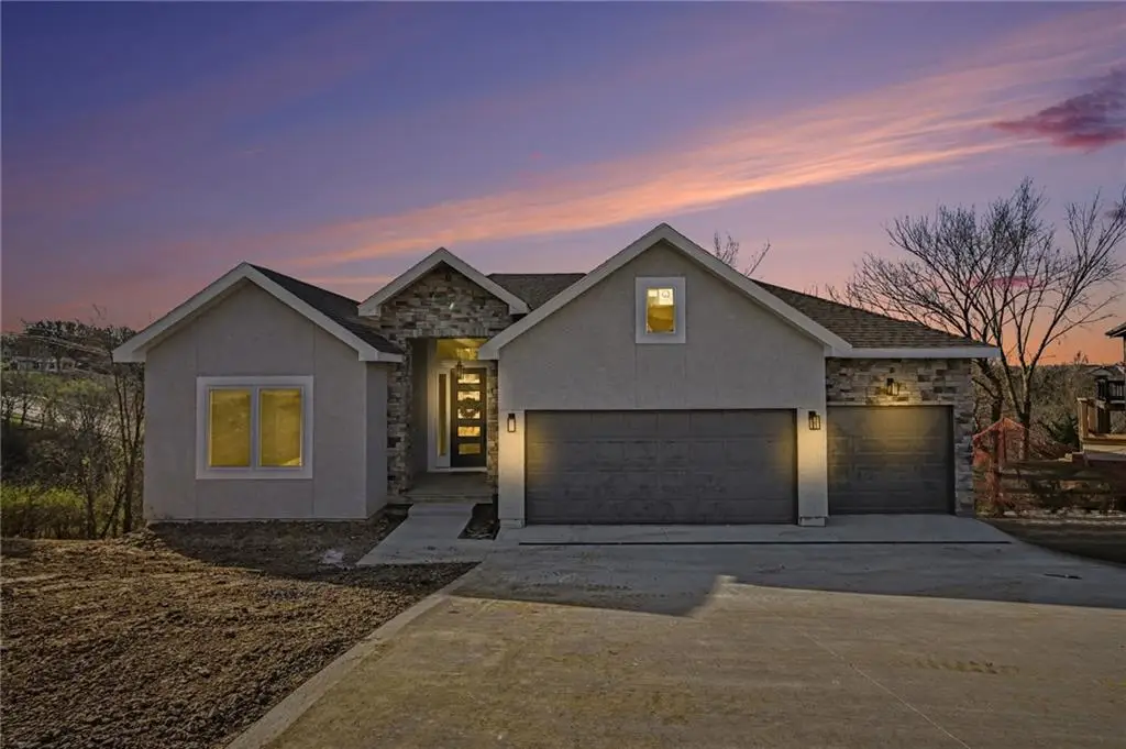 5021 Bradshaw Street, Shawnee, KS 66216 - #1