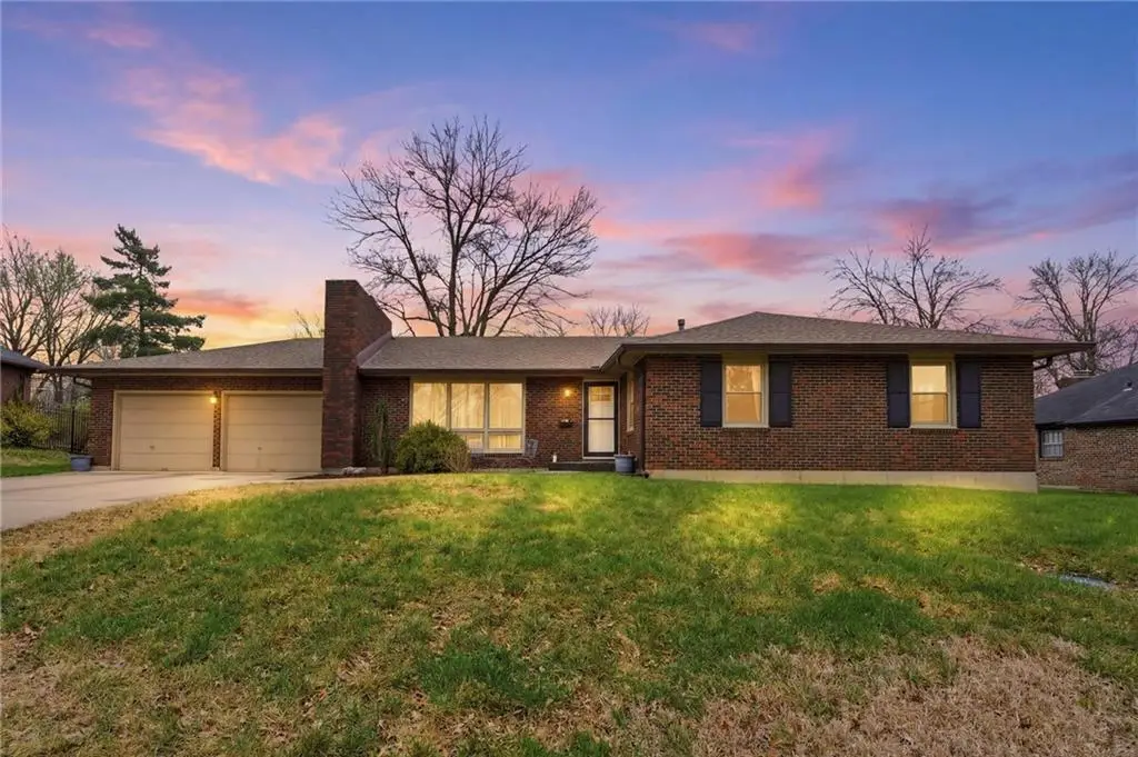 601 James Street, Harrisonville, MO 64701 - #1