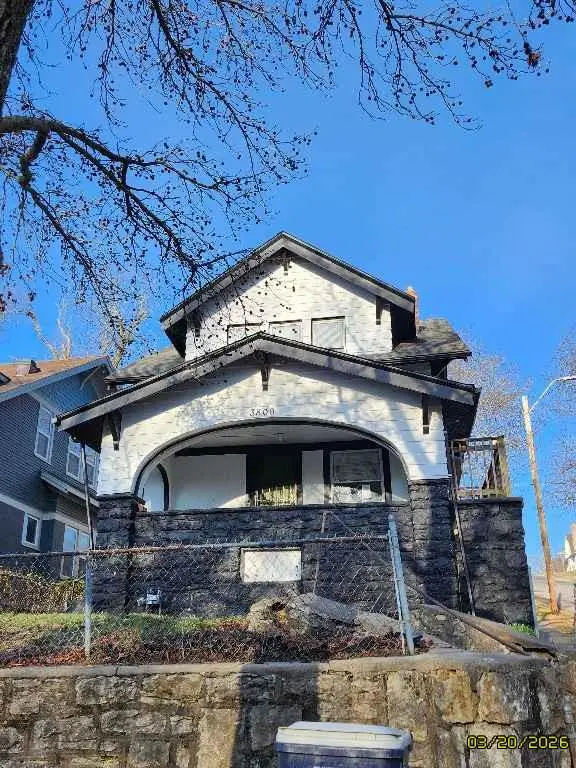 3800 Chestnut Avenue, Kansas City, MO 64128 - #1