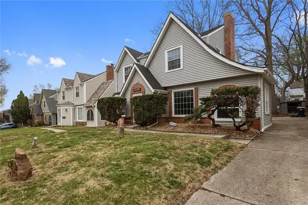 7339 Holmes Road, Kansas City, MO 64111