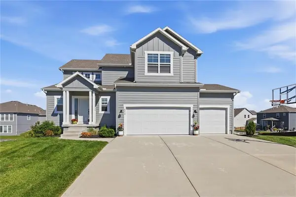 4417 SW Tanzanite Circle, Lee's Summit, MO 64082