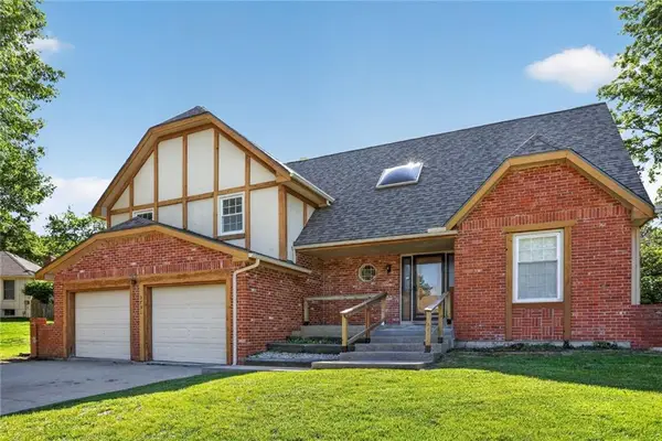5751 Richards Circle, Shawnee, KS 66216