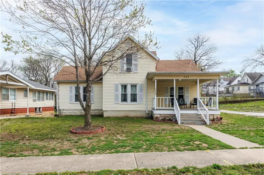 604 N 5th Street, Independence, KS 67301 - #3