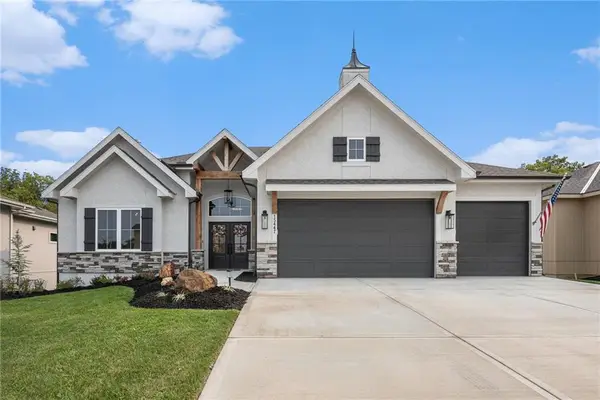 15447 W 168th Place, Olathe, KS 66062