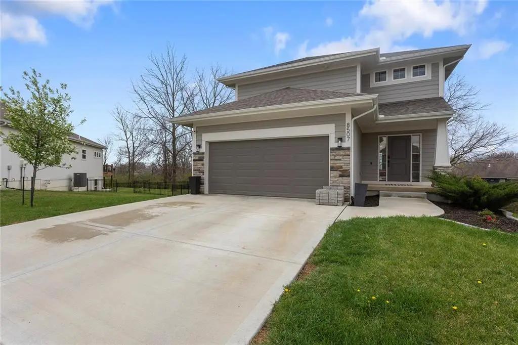 8507 N Elmwood Court, Kansas City, MO 64156 - #1