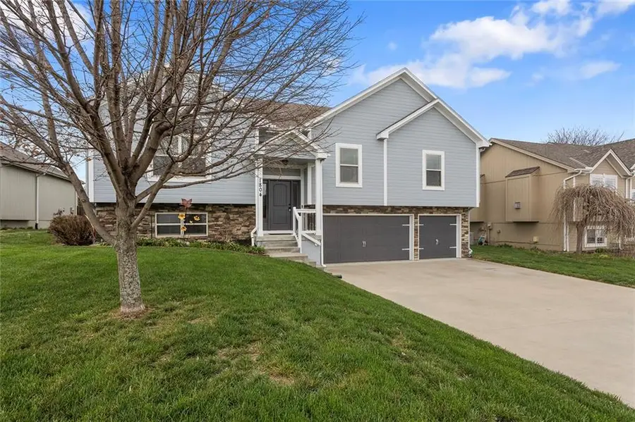 1804 Curtis Drive, Greenwood, MO 64034 - #2