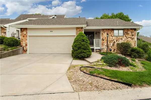 414 NE Point Drive, Lee's Summit, MO 64064
