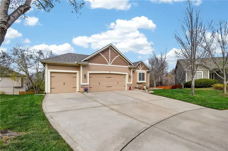 1302 Ashdown Circle, Raymore, MO 64083 - #2