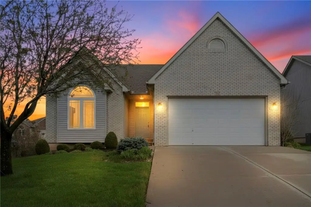 11236 N Randolph Avenue, Kansas City, MO 64157 - #1