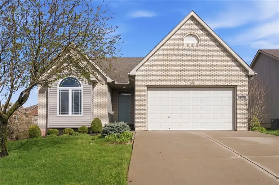 11236 N Randolph Avenue, Kansas City, MO 64157 - #2