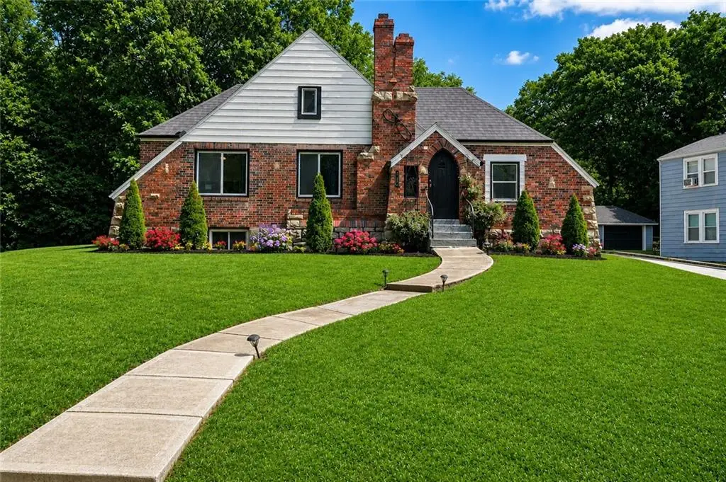 2252 E 77th Terrace, Kansas City, MO 64132 - #1