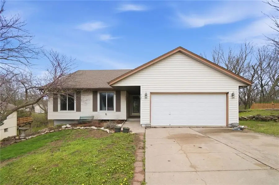 4121 NW Delwood Drive, Blue Springs, MO 64015 - #3