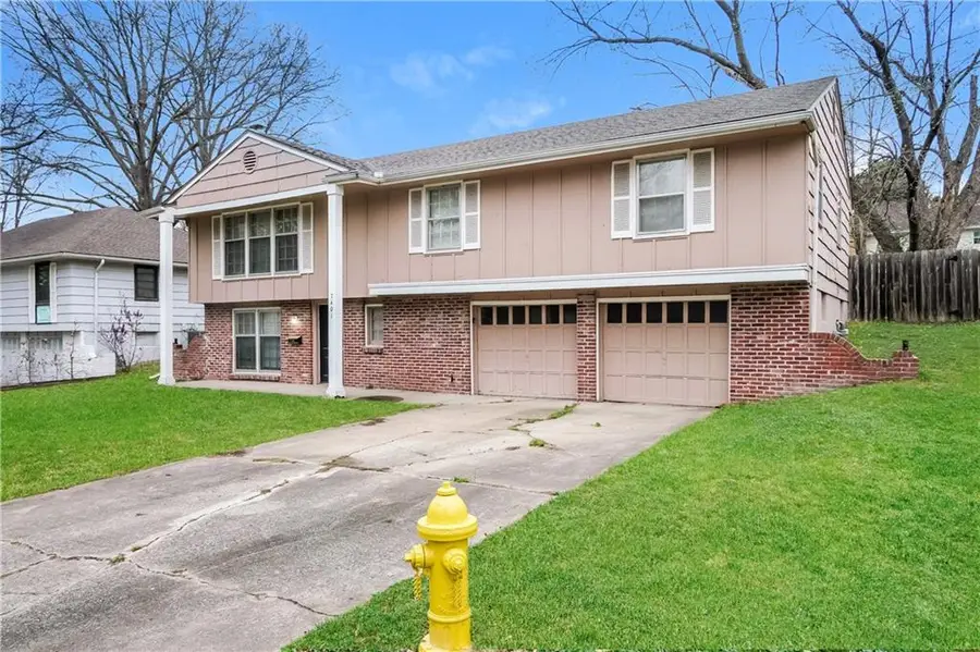 7401 Hardy Avenue, Raytown, MO 64133 - #3