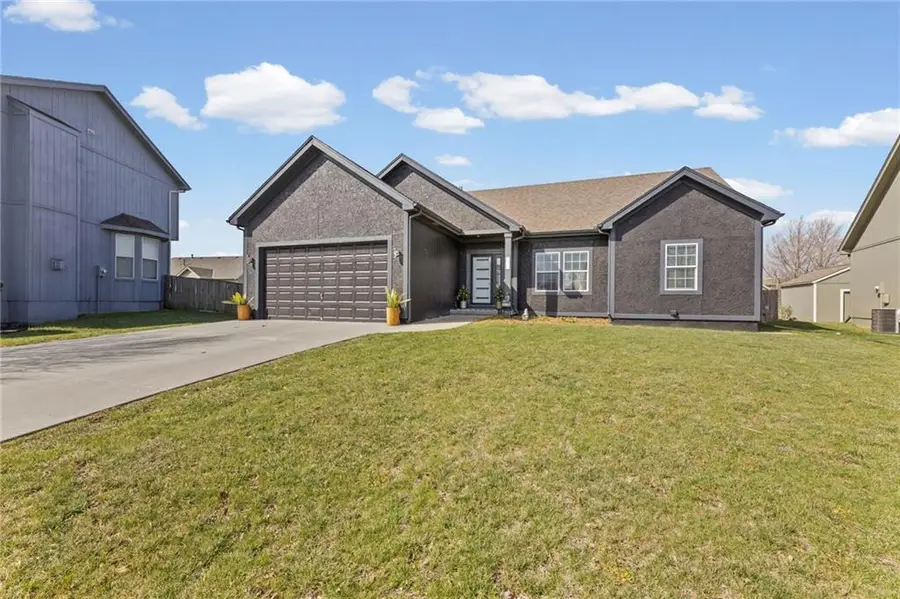 290 N Pecan Street, Gardner, KS 66030 - #3