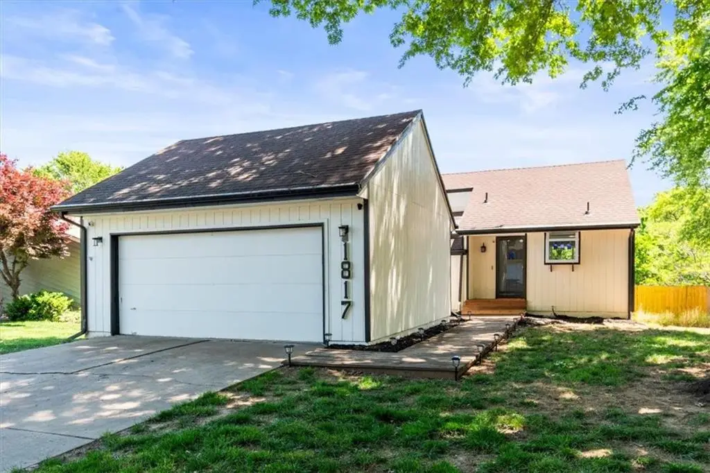 1817 NE Gatewood Drive, Lees Summit, MO 64086 - #1