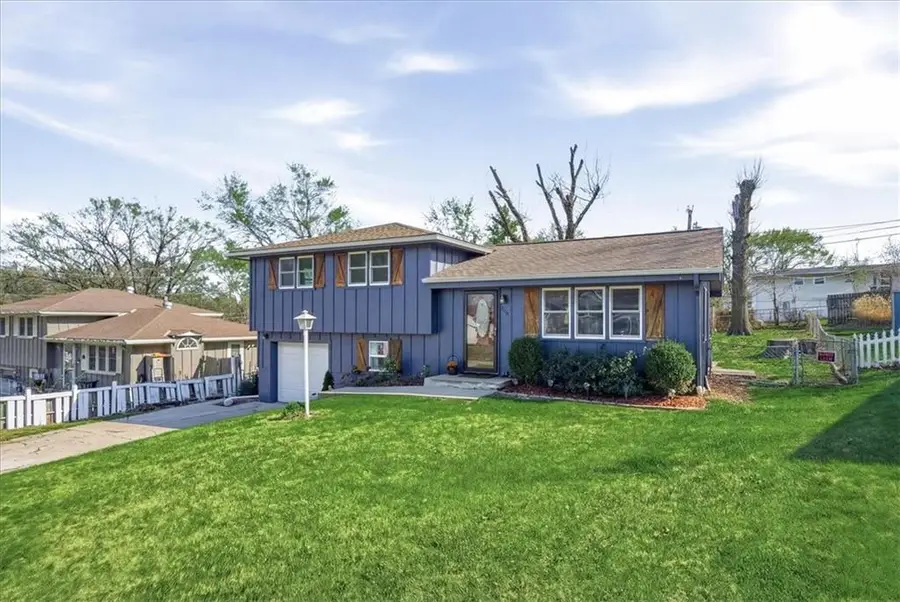 818 N 84 Drive, Kansas City, KS 66112 - #2