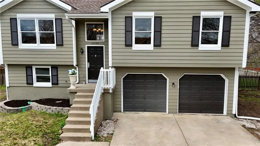 33124 W 87th Terrace, De Soto, KS 66018 - #2