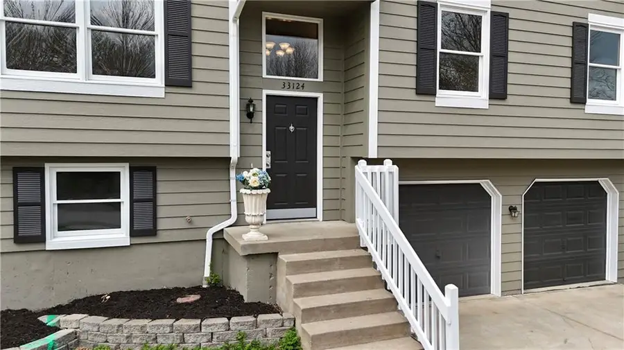 33124 W 87th Terrace, De Soto, KS 66018 - #3