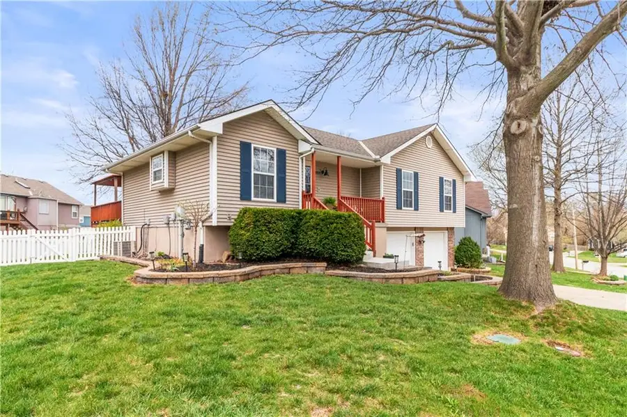 2337 Overbrook Drive, Blue Springs, MO 64029 - #2