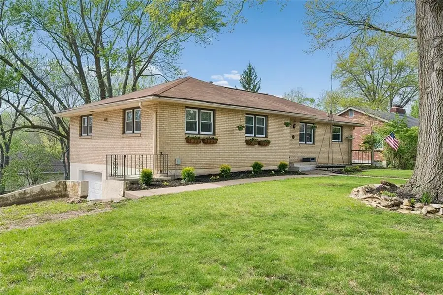 904 Ridgeway Drive, Liberty, MO 64068 - #3