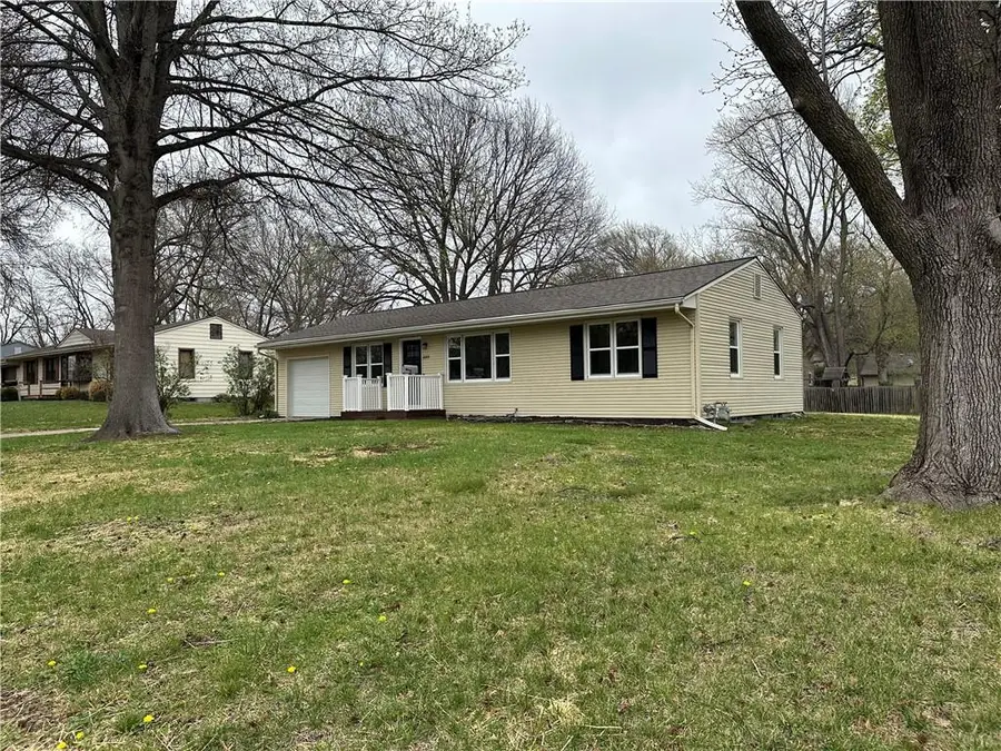 8049 Kessler Lane, Overland Park, KS 66204 - #2