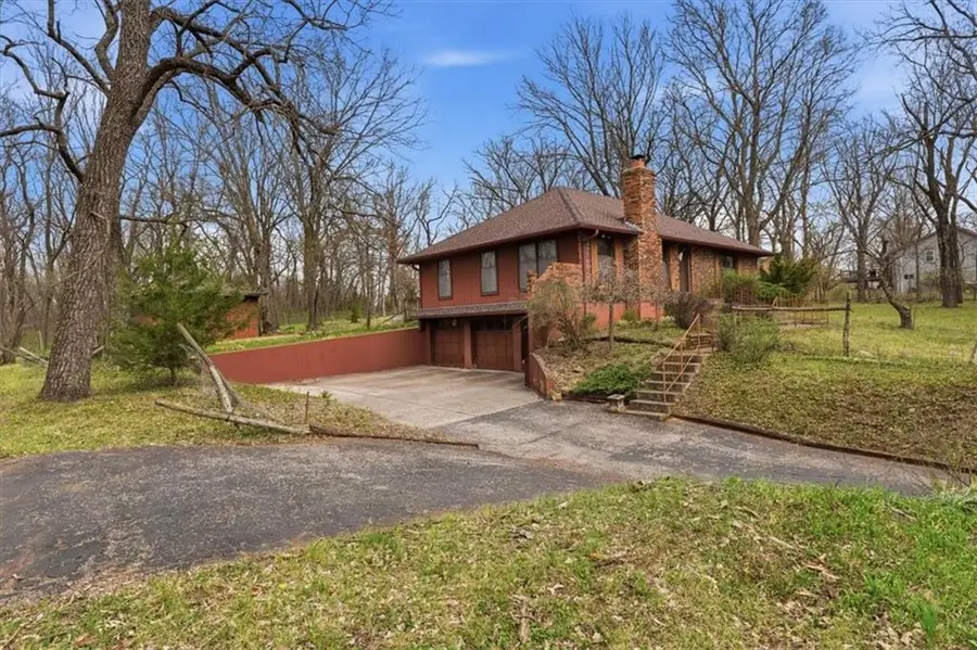 27934 W 85th Terrace, De Soto, KS 66018 - #3