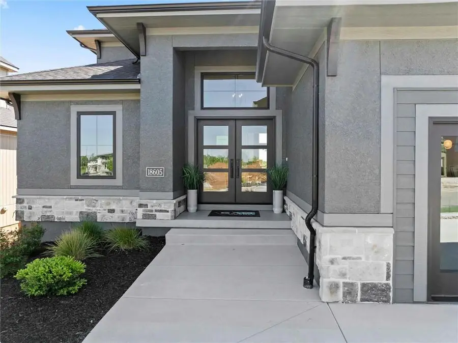 16932 Parkhill Street, Overland Park, KS 66221 - #2