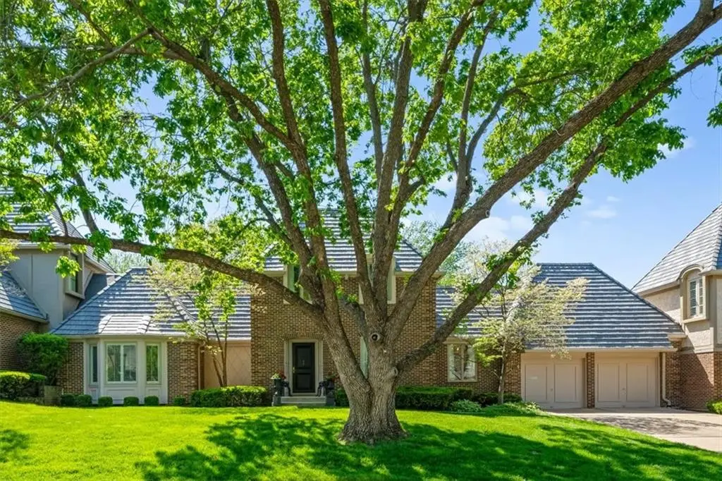 4 Le Mans Court, Prairie Village, KS 66208 - #1