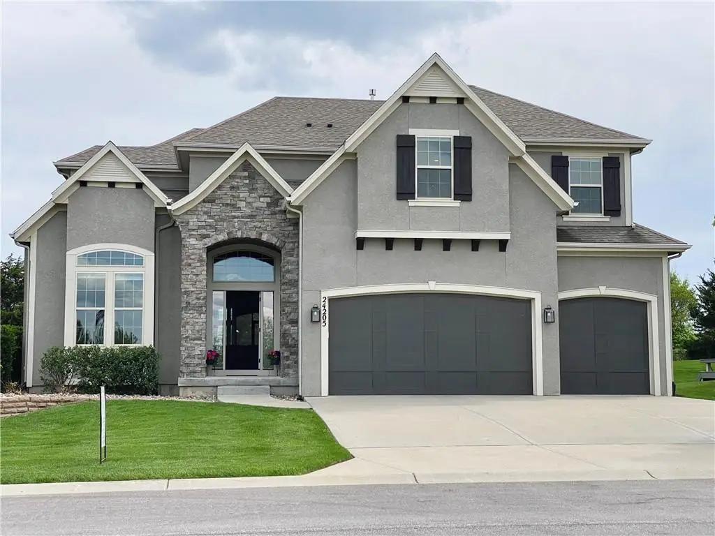 24205 W 111th Place, Olathe, KS 66061 - #1