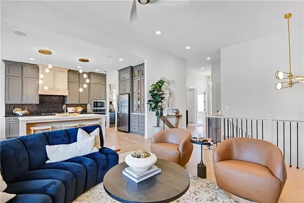 22121 W 93rd Terrace, Lenexa, KS 66220