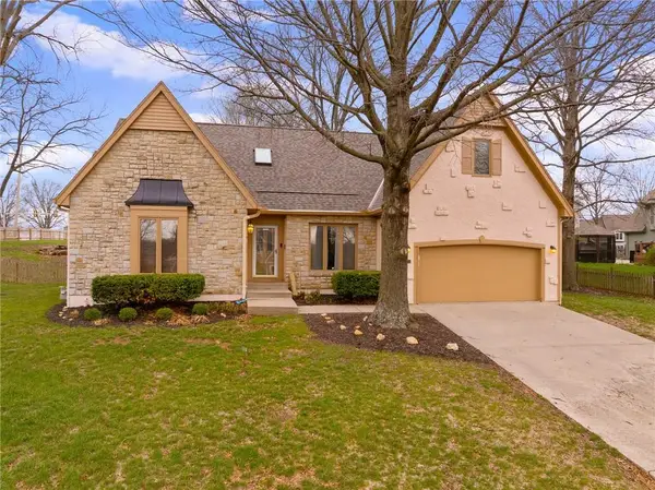 5826 Oakview Street, Shawnee, KS 66216