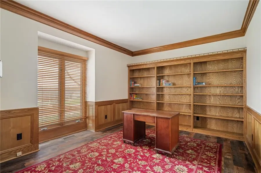 5826 Oakview Street, Shawnee, KS 66216 - #2