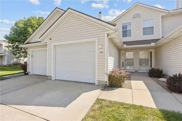 1323 SE Lexington Avenue, Lee's Summit, MO 64081