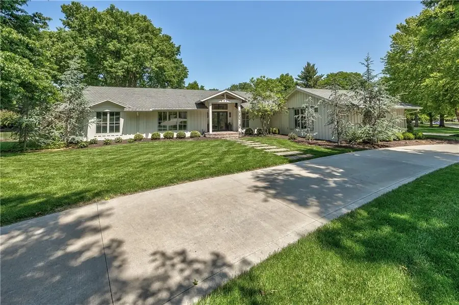 8600 Reinhardt Lane, Leawood, KS 66206 - #2