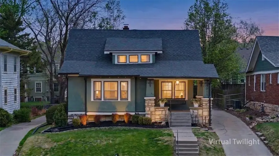 5611 Rockhill Road, Kansas City, MO 64110 - #2