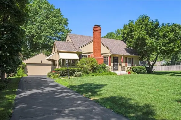 5324 Fairway Road, Fairway, KS 66205