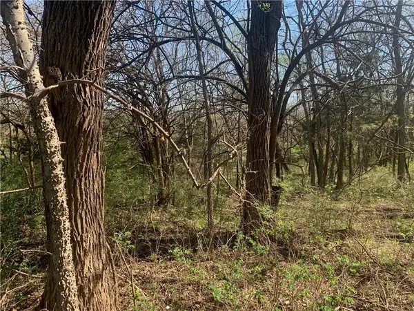 34 Pecan Drive, Linn Valley, KS 66040