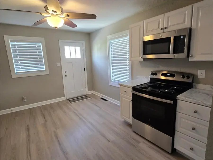 708 Pine Street, Belton, MO 64012 - #3