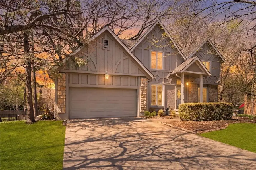 11606 Hemlock Street, Overland Park, KS 66210 - #2