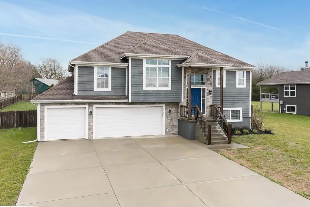 6983 141st Street, Basehor, KS 66007 - #1