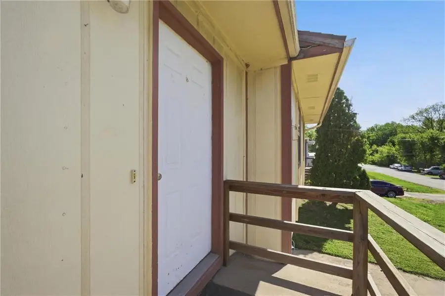 711 Park Street, Clinton, MO 64735 - #3